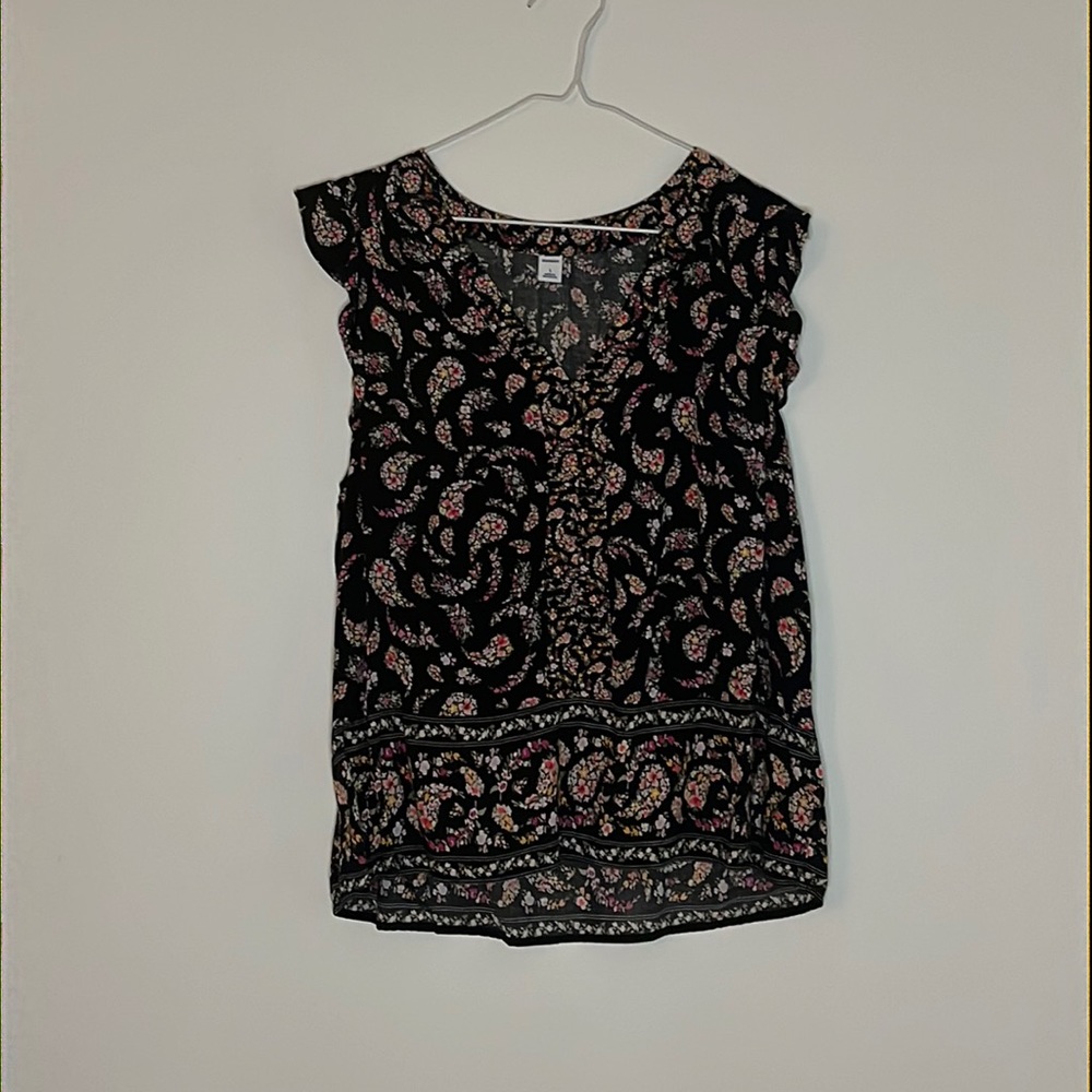 Short sleeve floral dress shirt.